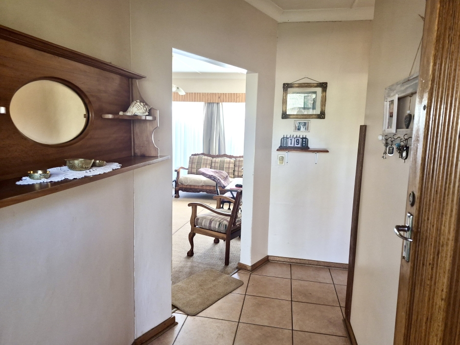 5 Bedroom Property for Sale in Panorama Free State